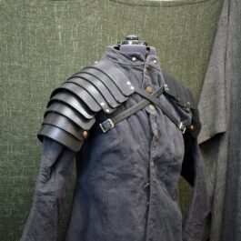 a Shoulder Armor Style 4 on a mannequin.