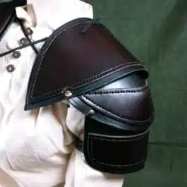 A mannequin wearing Leather Shoulder Armor Style 2.
