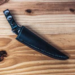 A leather sheath for the benchmade raghorn with a vertical belt loop