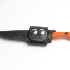 A leather sheath for the benchmade raghorn with a vertical belt loop