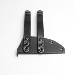 A kydex sheath for the benchmade raghorn with two leather scout straps