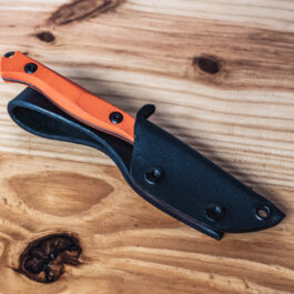 A kydex sheath for the benchmade raghorn with a vertical belt loop