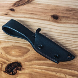 A kydex sheath for the benchmade raghorn with a vertical belt loop