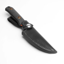 A leather sheath for the benchmade raghorn with a vertical loop