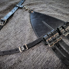 a black leather rapier belt