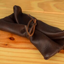 Alternative view of Simple Deerskin Belt Pouch